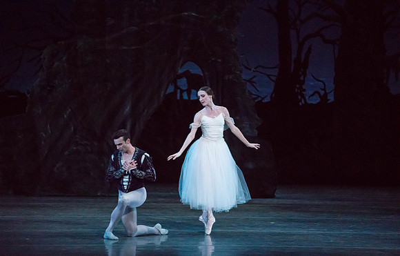 20161022_MCB_Giselle_Act2_2Cast_Tricia_Arsht_73A0023