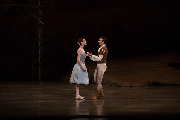 20161022_MCB_Giselle_Act1_2Cast_Tricia_Arsht_Arsht_73A5844