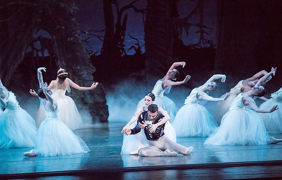 20161022_MCB_Giselle_Act2_2Cast_Tricia_Arsht_73A0818