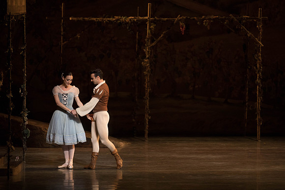 20161022_MCB_Giselle_Act1_2Cast_Tricia_Arsht_Arsht_73A5836
