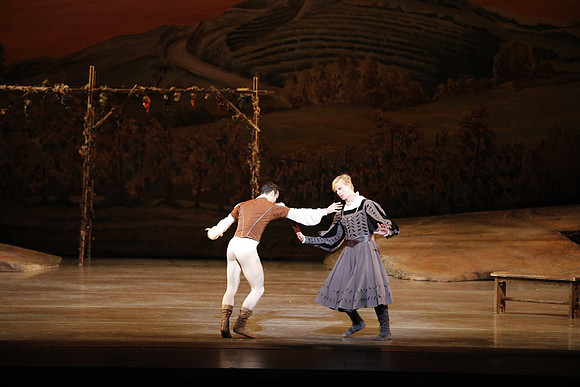 20161020_MCB_Giselle_Act1_2Cast_DR_No Makeup_Arsht_75A0097