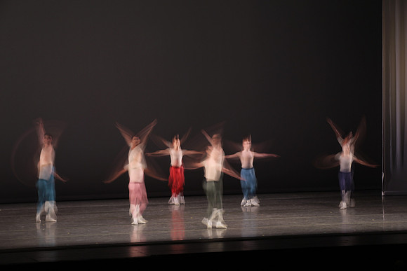 20170113_Glass_Motion_Blur_Samantha_PR_9C7C2344