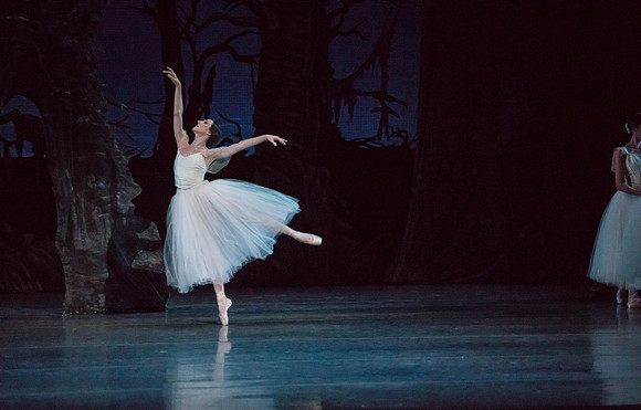 20161022_MCB_Giselle_Act2_2Cast_Tricia_Arsht_73A0161