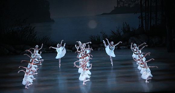 20151114_Swan_Lake_George_Balanchine_Kravis_IMG_6692