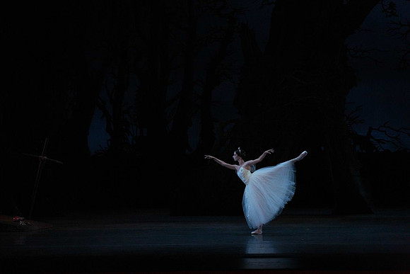 20161020_MCB_Giselle_Act2_DRNN_Arsht_9C7C0100