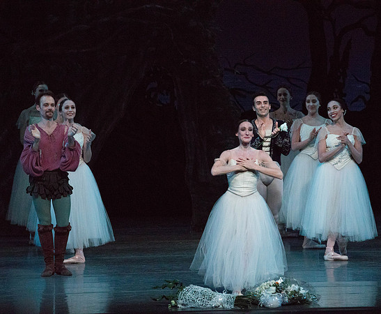 20161022_MCB_Giselle_Act2_2Cast_Tricia_Arsht_73A1169