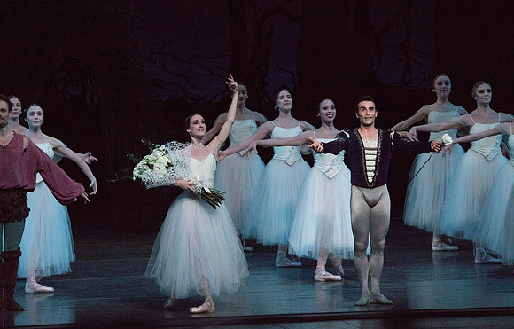 20161022_MCB_Giselle_Act2_2Cast_Tricia_Arsht_73A1088