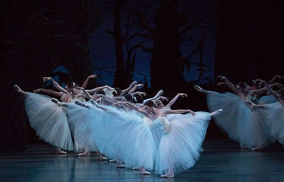 20161022_MCB_Giselle_Act2_2Cast_Tricia_Arsht_73A0078