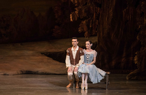 20161022_MCB_Giselle_Act1_2Cast_Tricia_Arsht_Arsht_73A5826