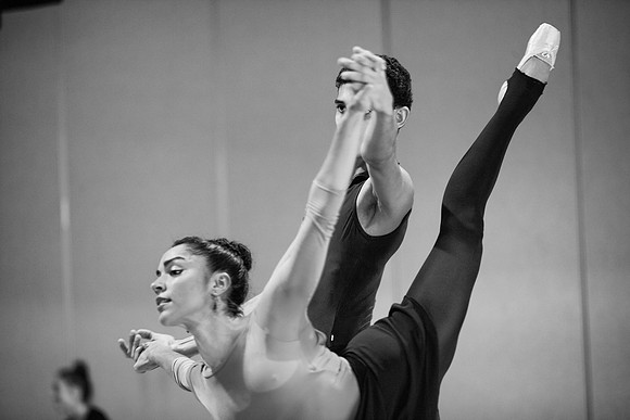 20110629_6000_DG_MCB-5465bw