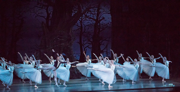 20161022_MCB_Giselle_Act2_2Cast_Tricia_Arsht_73A0663