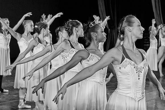 7025_DG_BALLET_IMPERIAL_Ba copy