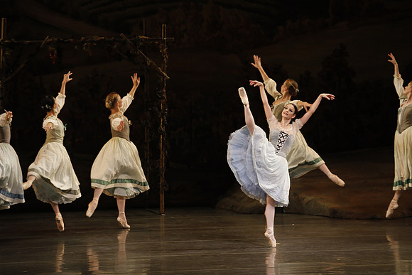 20161023_MCB_Giselle_Act1_3Cast_Jennifer_Laurent_Arsht__73A1880