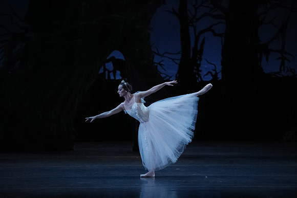 20161023_MCB_Giselle_Act2_3Cast_Jennifer_Laurent_Arsht__73A4961