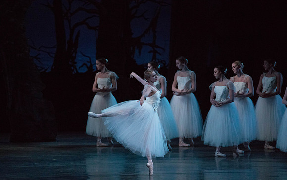 20161022_MCB_Giselle_Act2_2Cast_Tricia_Arsht_73A0233