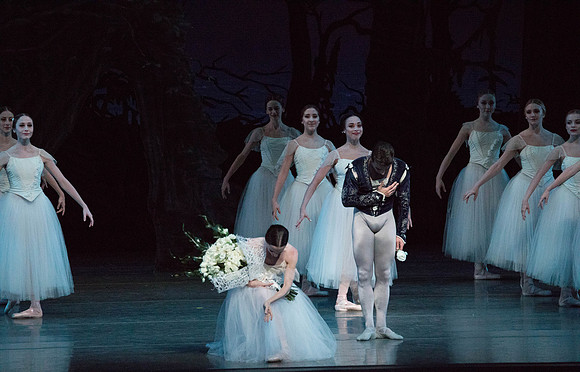 20161022_MCB_Giselle_Act2_2Cast_Tricia_Arsht_73A1021