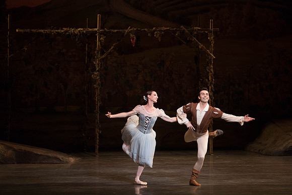 20161022_MCB_Giselle_Act1_2Cast_Tricia_Arsht_Arsht_73A5914