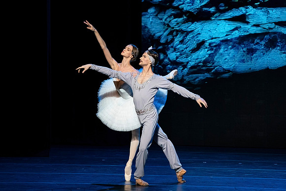 20241026_untitled20241026_Pas de deux from La bayadere__DSC1911