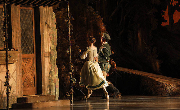 20161020_MCB_Giselle_Act1_DRDA_Arsht_73A3356