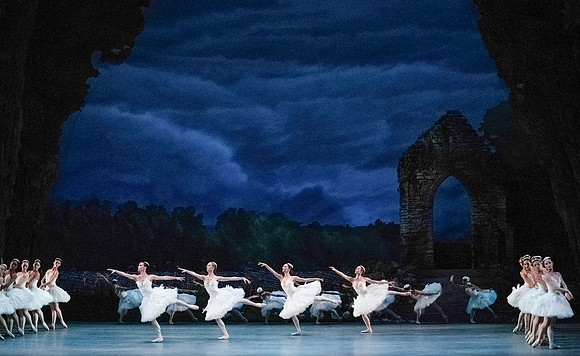 Swan_Lake_Act 2_DR 1 Cast_4657