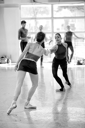 7065B_DG_Studio_Rehersal_Synphonic_Dance_Alexie_Ratmansky_MCB_FL_IMG_0714