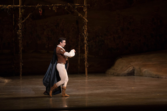 20161022_MCB_Giselle_Act1_2Cast_Tricia_Arsht_Arsht_73A5597