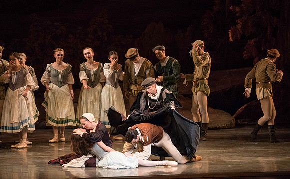 20161022_MCB_Giselle_Act1_2Cast_Tricia_Arsht_73A9409