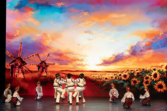 20241026_-Bukovynian Folk dance__DSC1386-Enhanced-NR
