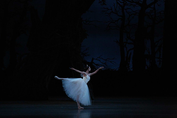 20161020_MCB_Giselle_Act2_DRNN_Arsht_9C7C0108