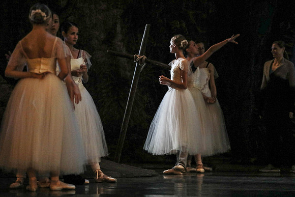 20161020_MCB_Giselle_2Cast_Act2_no Makeup_DRDA_Arsht_73A1537