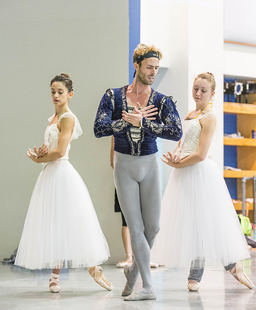 20161013_MCB_Giselle_Act1_Rehersal_Studio9C7C0067