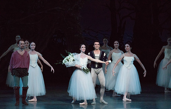 20161022_MCB_Giselle_Act2_2Cast_Tricia_Arsht_73A1083