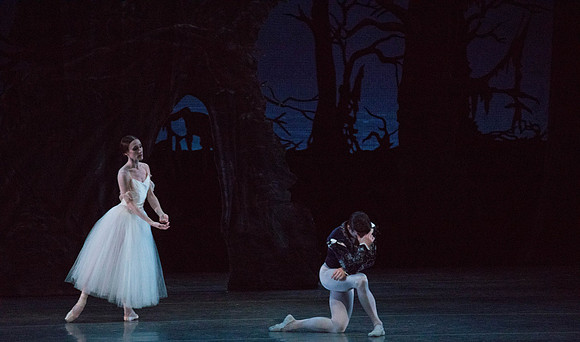 20161022_MCB_Giselle_Act2_2Cast_Tricia_Arsht_73A1105