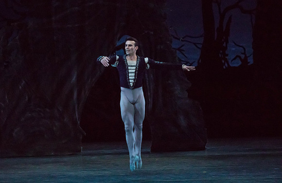 20161022_MCB_Giselle_Act2_2Cast_Tricia_Arsht_73A0290
