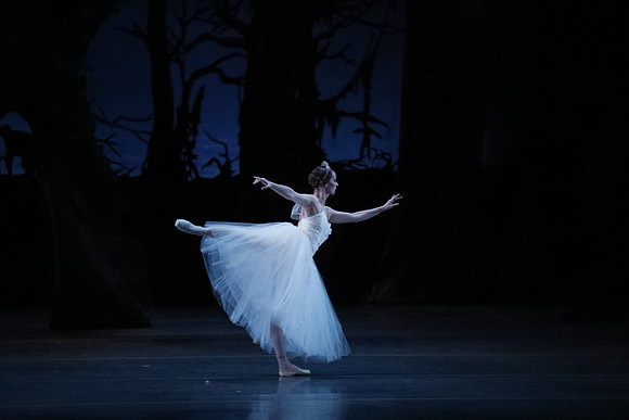20161023_MCB_Giselle_Act2_3Cast_Jennifer_Laurent_Arsht__73A4972