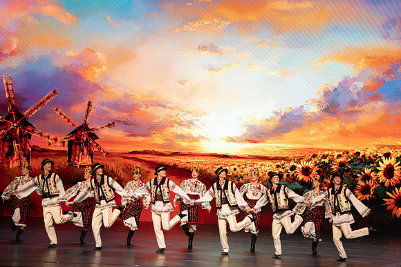 20241026_-Bukovynian Folk dance__DSC1420-Enhanced-NR