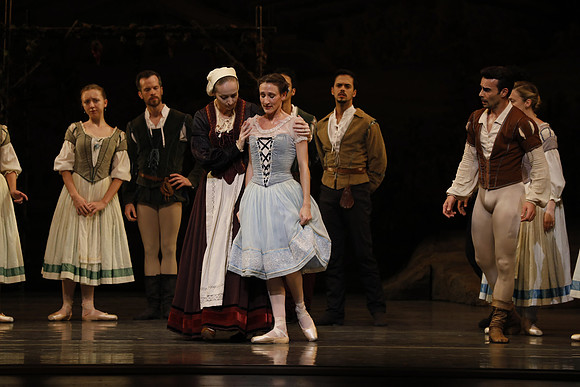20161020_MCB_Giselle_2Cast_Act1_no Makeup_DRDA_Arsht_73A0118