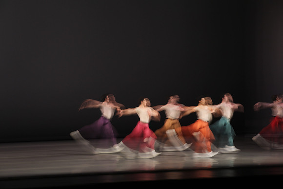 20170113_Glass_Motion_Blur_Samantha_PR_9C7C2264