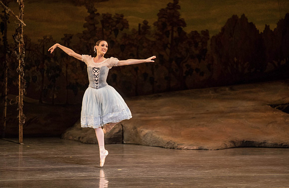 20161022_MCB_Giselle_Act1_2Cast_Tricia_Arsht_Arsht_73A5707