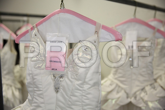 20150901_Fitting_Swan_Lake_Wardrobe_IMG_6411