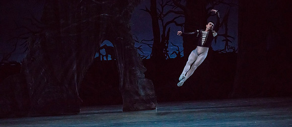 20161022_MCB_Giselle_Act2_2Cast_Tricia_Arsht_73A0236