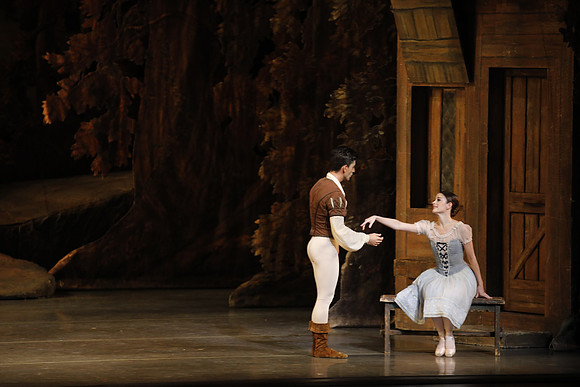 20161023_MCB_Giselle_Act1_3Cast_Jennifer_Laurent_Arsht__73A2074