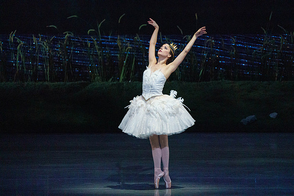 Swan_Lake_2_Cast_Jennifer_MCB_0001