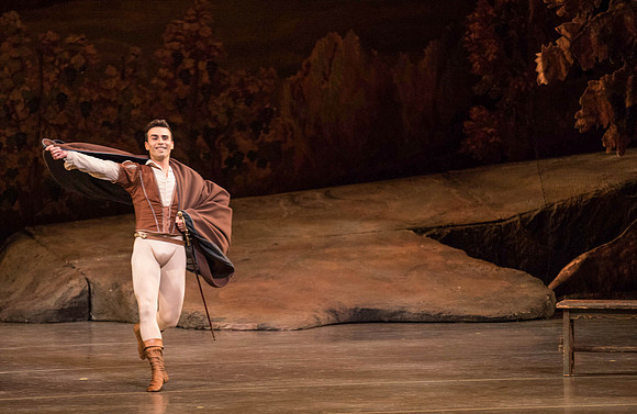 20161022_MCB_Giselle_Act1_2Cast_Tricia_Arsht_Arsht_73A5588