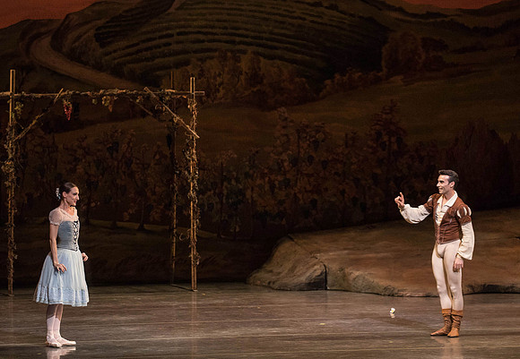 20161022_MCB_Giselle_Act1_2Cast_Tricia_Arsht_Arsht_73A5935