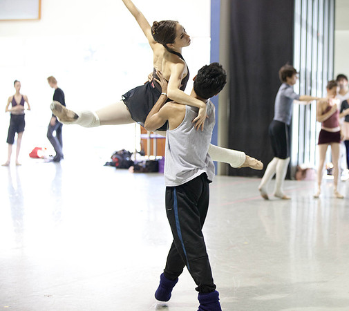 7065B_DG_Studio_Rehersal_Synphonic_Dance_Alexie_Ratmansky_MCB_FL_IMG_0730