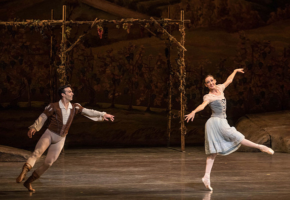 20161022_MCB_Giselle_Act1_2Cast_Tricia_Arsht_Arsht_73A5941
