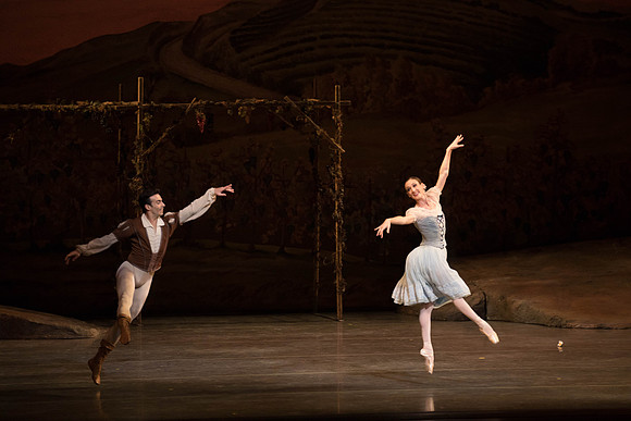 20161022_MCB_Giselle_Act1_2Cast_Tricia_Arsht_Arsht_73A5942