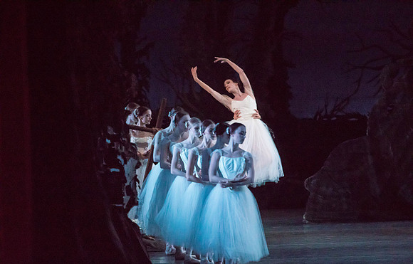 20161022_MCB_Giselle_Act2_2Cast_Tricia_Arsht_73A0601