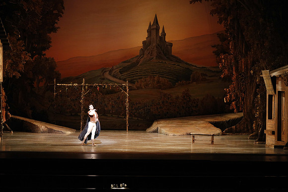 20161020_MCB_Giselle_Act1_2Cast_DR_No Makeup_Arsht_75A0050